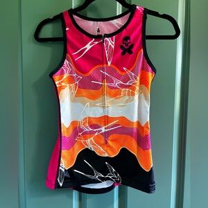 Betty Design Tri Top! Size Medium, used once! Fun Print!
